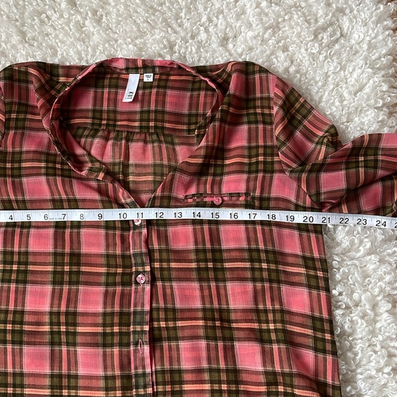 Kit from the Kloth Shirt - Picture 8 of 10